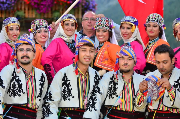 Gruppfoto av turkiska dansare — Stockfoto