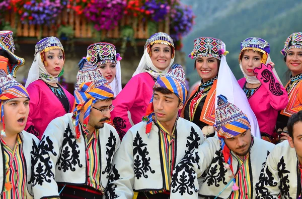 Csoportkép a török táncosok — Stock Fotó