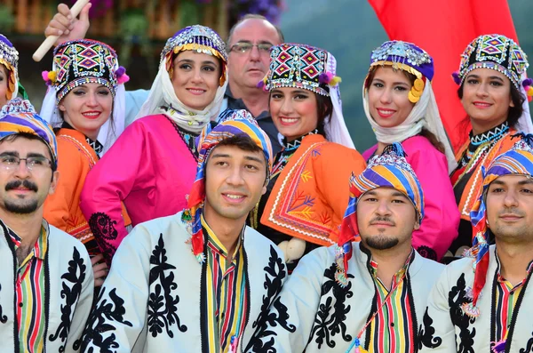 Group photo of turkish dancers — Stock Photo, Image