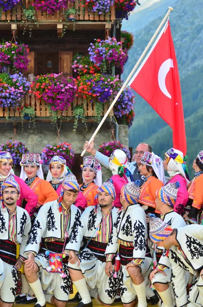 Group of turkish dancers — Stock Photo, Image