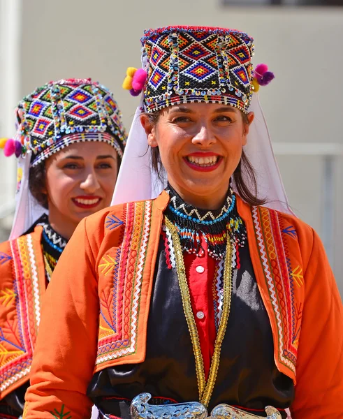 Turkse dansende meisjes — Stockfoto