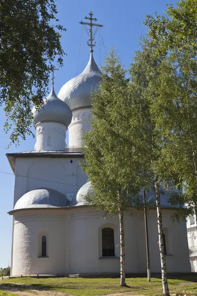 Kathedraal van de veronderstelling van de Heilige Maagd in de stad van Belozersk, regio Vologda, Rusland — Stockfoto