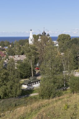 Belozersk, Vologda region, Rusya Federasyonu - 10 Ağustos 2015: Dünya bacasından Belozersky Kremlin'in Vologda bölgesi üzerinden Belozersk şehir görünümünü