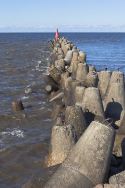 Vologda region, Rusya Federasyonu Belozersk town yakınındaki beyaz gölde dalgakıran