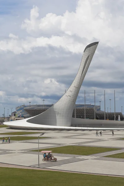 Olympische vlam in het Olympisch Park Sotsji — Stockfoto