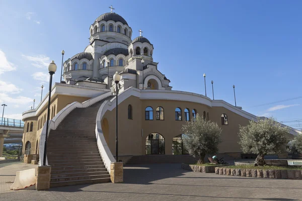 Blick auf den Tempel heiliges Antlitz von Christus dem Erlöser in Siedlung adler an einem frühen Sommermorgen — Stockfoto