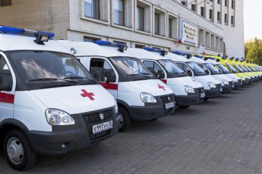 vologda region, Rusya Federasyonu hükümeti bina yakınındaki Ambulanslar