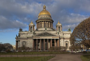 Sonbahar görünümünde St. Isaac katedralinin. St. Petersburg, Rusya Federasyonu
