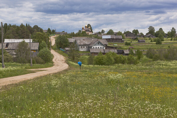 Village Street. Village Average (Olyushin) Verhovazhskogo district, Vologda region, Russia