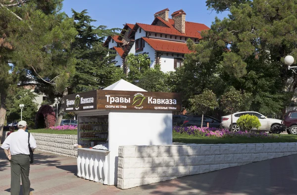 Verkaufsstand verkauft Heilkräuter Kaukasus an Böschung gelendzhik, Region Krasnodar, Russland — Stockfoto