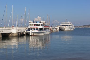 Motorlu Salamandra ve İmparatorluk Gelendzhik Bay Merkezi yatak, sabah erken verilen