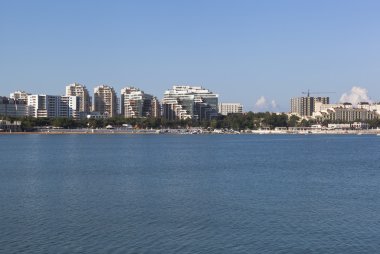 Waterfront Cape Tolstoy Gelendzhik yaz sabahı, Krasnodar bölgesi, Rusya Merkez iskelesinden