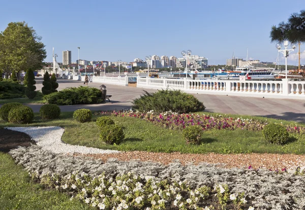 Paisajismo de la ciudad balneario Gelendzhik, región de Krasnodar, Rusia —  Fotos de Stock