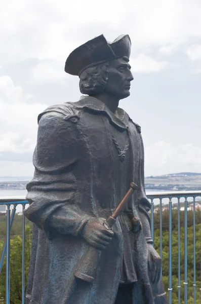 Monumento a Cristóbal Colón en el museo marítimo Safari Park resort ciudad Gelendzhik, región de Krasnodar, Rusia — Foto de Stock