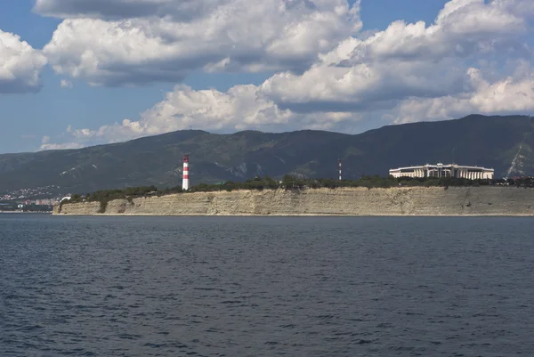 ゲレンジク ロシア 2015 日クラスノダール地域 ホテル ケンピン スキー とソチ湾の灯台で海からの眺め — ストック写真