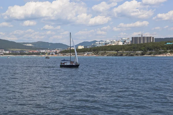 Gelendzhik Region Krasnodar Russland Juli 2015 Segeljacht Auf Der Wasseroberfläche — Stockfoto