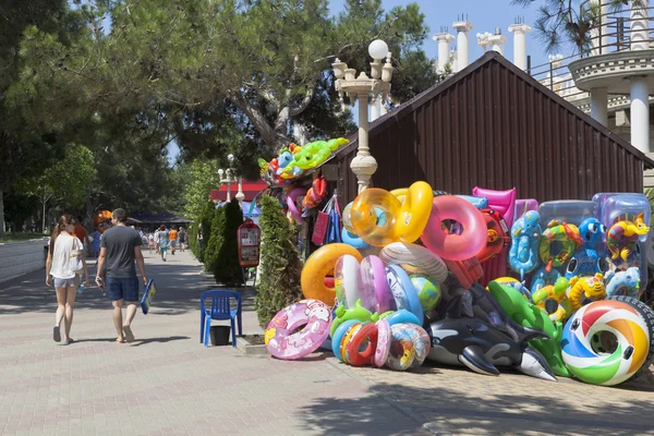 Gelendzhik Krasnodar Bölgesi Rusya Federasyonu Temmuz 2015 Plaj Malzemeleri Satış — Stok fotoğraf