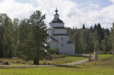 Tsypina, ilçe Kirillov, Vologda region, Rusya Federasyonu - 9 Ağustos 2015: kilise ilyas Peygamber Tsypinskogo churchyard