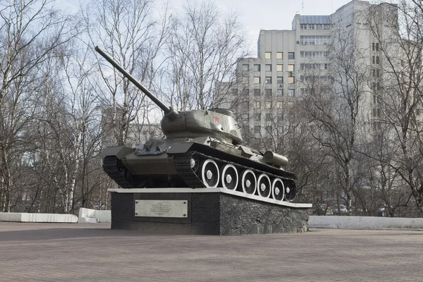 T-34 tank établi en l'honneur de l'héroïsme militaire et ouvrier Vologda dans la Seconde Guerre mondiale — Photo