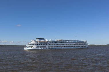 Kirillov bölgesinde, Vologda bölgesi Sheksna River Cruise Gemi Maksim Litvinov according gider