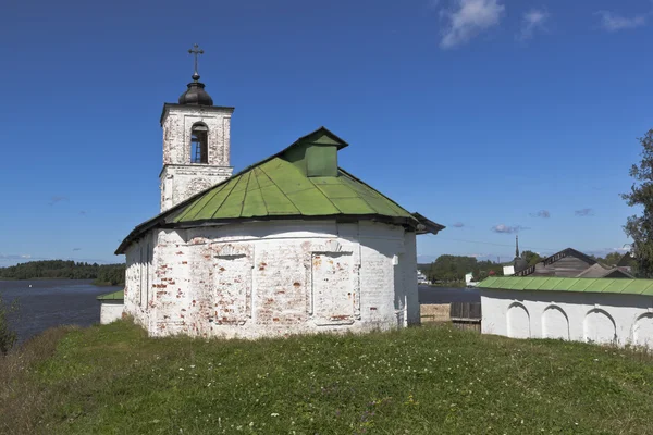 Die Wwedenski-Kirche in der Nähe des Woskresenski-Goritski-Frauenklosters im Dorf Goritsy Wologda — Stockfoto
