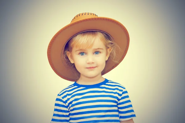 Niña con sombrero —  Fotos de Stock