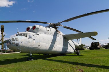 Eski Sovyet askeri helikopter.