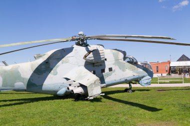 Eski Sovyet askeri helikopter.