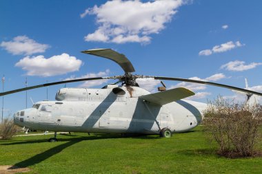 Eski Sovyet askeri helikopter.