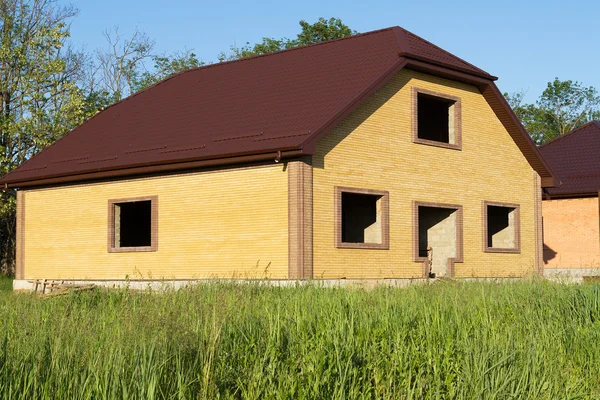Yeni bir ev bina — Stok fotoğraf