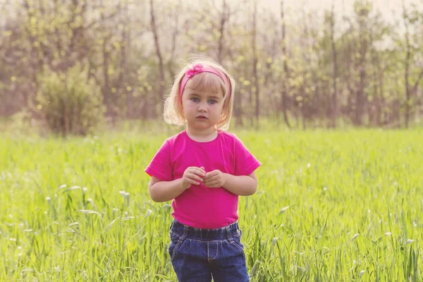 Menina brincando — Fotografia de Stock