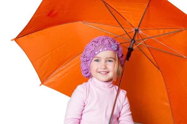 Menina bonito pouco com um guarda-chuva isolado no fundo branco — Fotografia de Stock