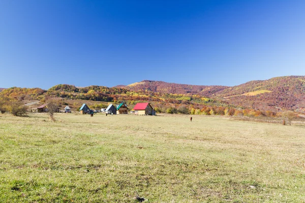 山の中の田舎の秋の風景 . — ストック写真