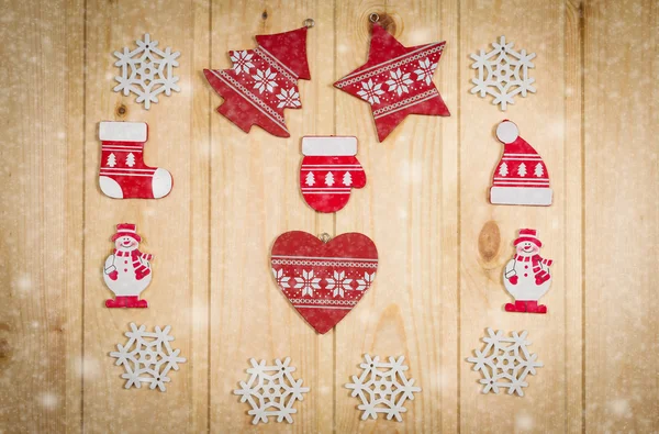 Holzfiguren Schneemänner Schneeflocken Weihnachtsbaumhut — Stockfoto