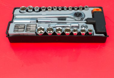 Kilit ve değiştirilebilir kafaları bir dizi