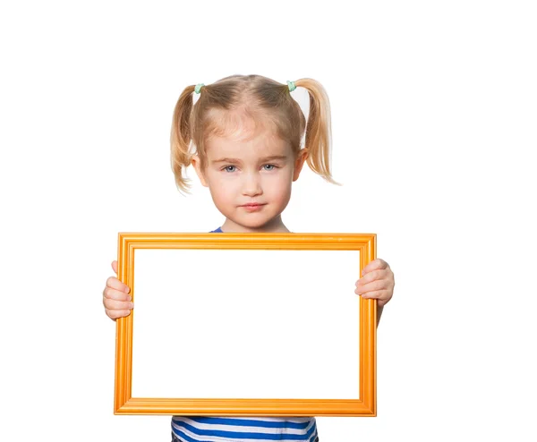 Pequena garota engraçada com quadro negro . — Fotografia de Stock