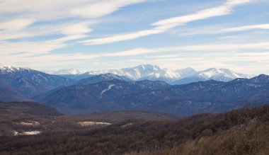 Kafkas Dağları bir kış gününde.