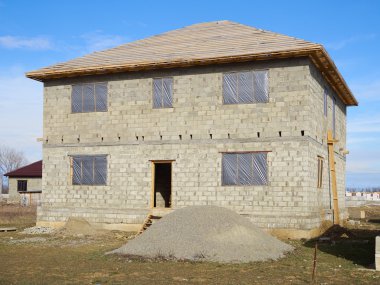 Yapı & İnşaat Alanı yeni eve taşınıyor.
