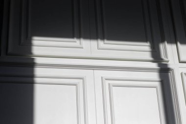 Beyaz ahşap duvarları kapatın.