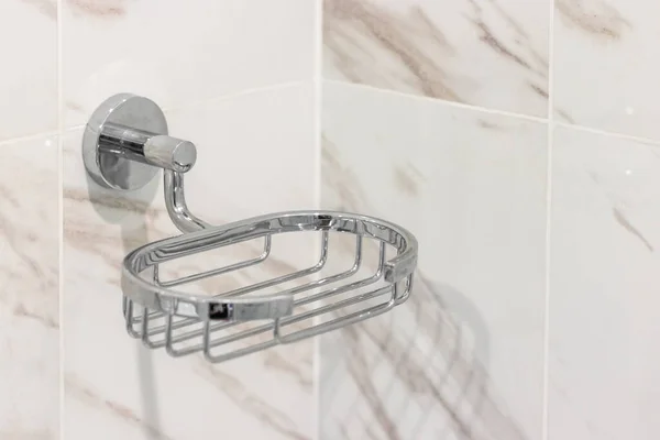 浴室里的不锈钢肥皂架 — 图库照片
