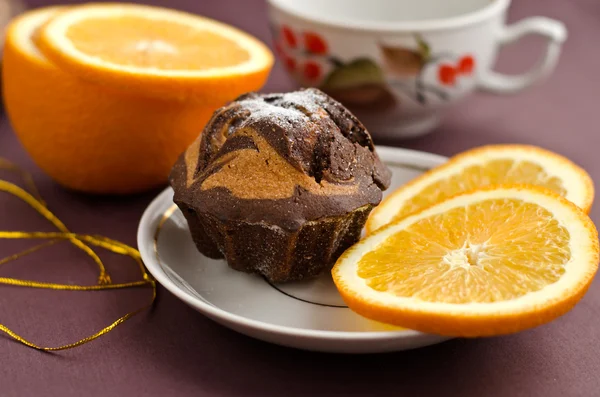 Bolo de chocolate e laranja — Fotografia de Stock