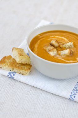 Kızarmış balkabağı çorbası..