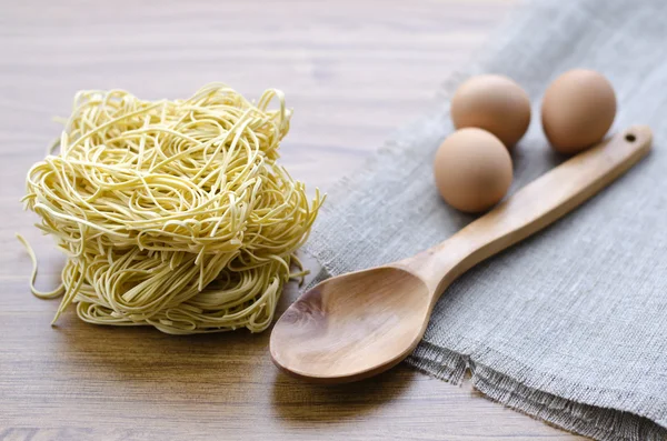 Noodles and eggs — Stock Photo, Image