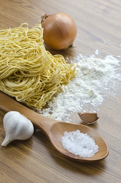 Ingredients for cooking noodles. — Stock Photo, Image