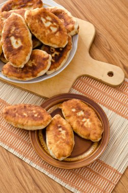 Kızarmış taze lezzetli pasties