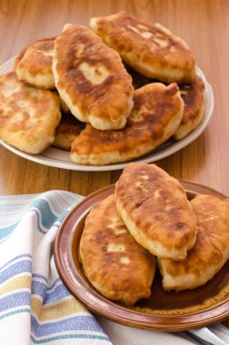 Kızarmış taze lezzetli pasties
