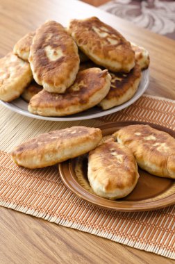 Kızarmış taze lezzetli pasties