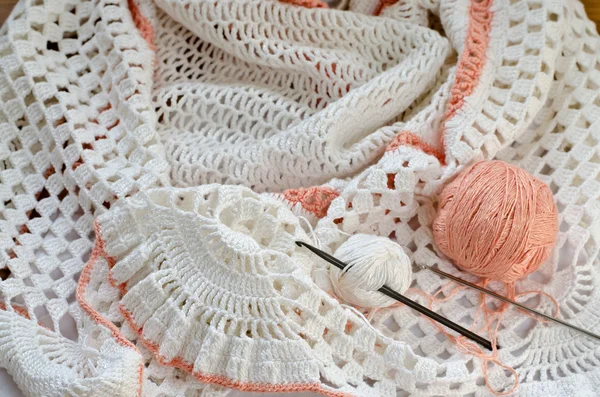 白い糸でかぎ針編み. — ストック写真