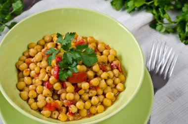 Nohut ile sebze güveç