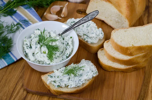 Sandwiches with cheese and parsley. — Stock Photo, Image